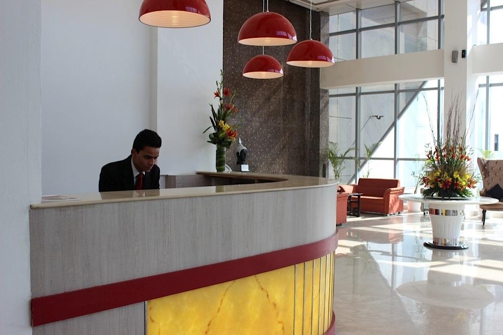Xenious World Square Hotel Ґазіабад Екстер'єр фото