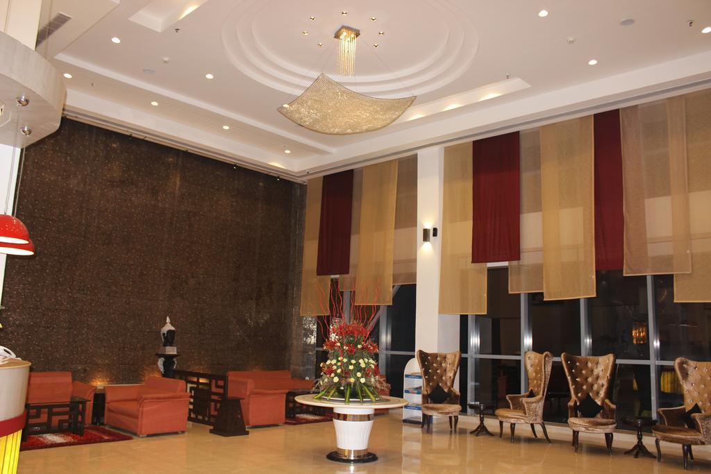 Xenious World Square Hotel Ґазіабад Екстер'єр фото